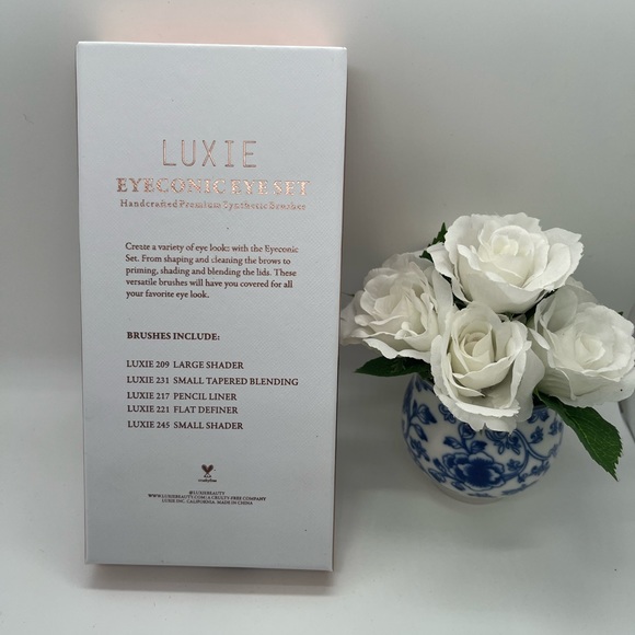 LUXIE 5-Piece Rose Gold Eyeconic Brush Set - Picture 6 of 8